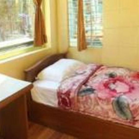 Yee Shin Guest House Hsipaw Esterno foto