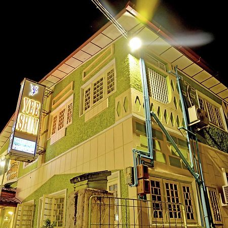 Yee Shin Guest House Hsipaw Esterno foto
