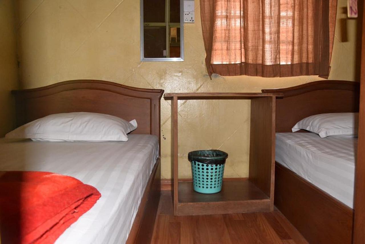 Yee Shin Guest House Hsipaw Esterno foto